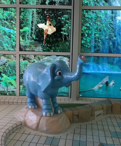 olifant-polyester-zwembad